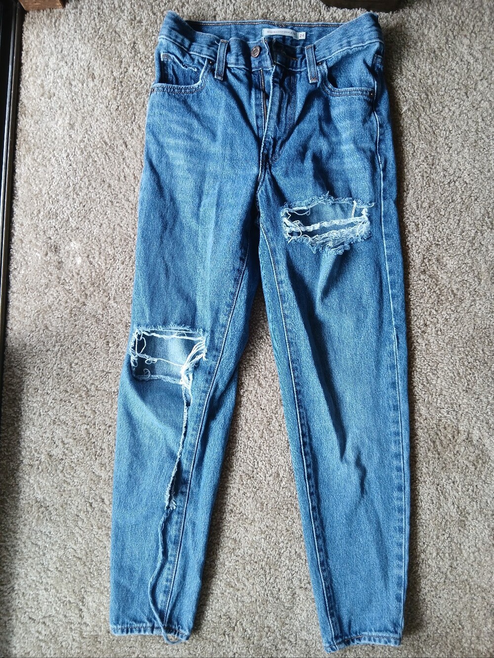 Levis Distressed High Waisted Mom Blue Jeans